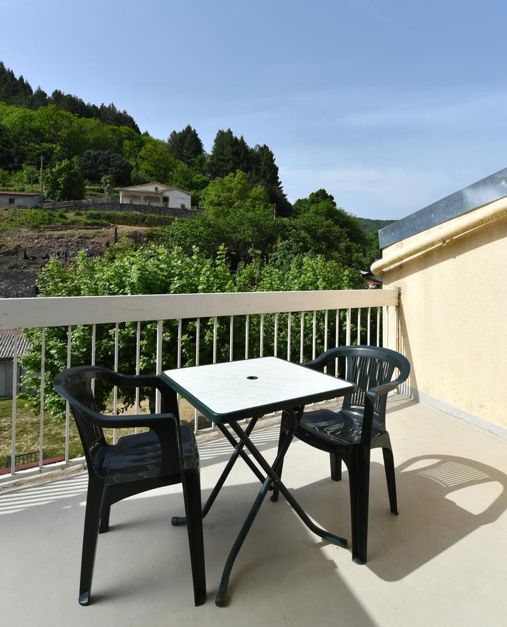 Hotel Et Appartements Les Platanes Thueyts Exterior photo