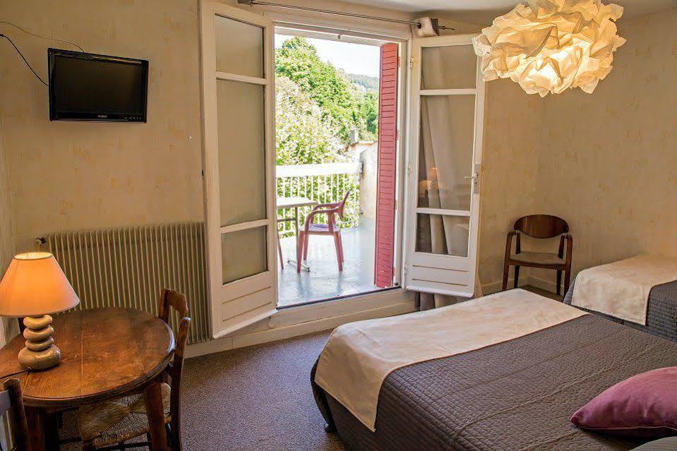 Hotel Et Appartements Les Platanes Thueyts Exterior photo